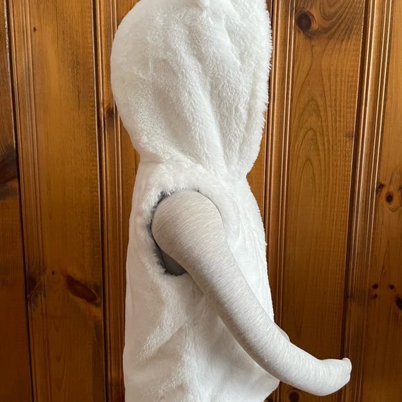 3/$10 Faux Fur w/Hood & Bear Ears (3T) - Picture 2 of 9